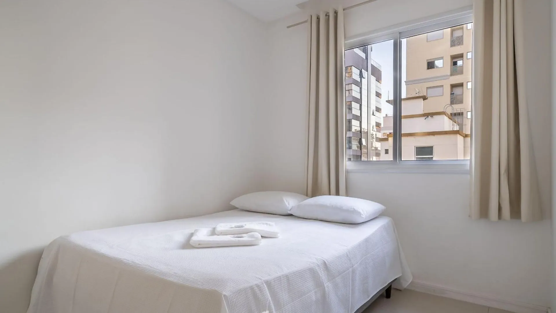 Apartamento Apto 3Q C/ Churrasq. 500M Da Praia Itapema Esm602 Brasil