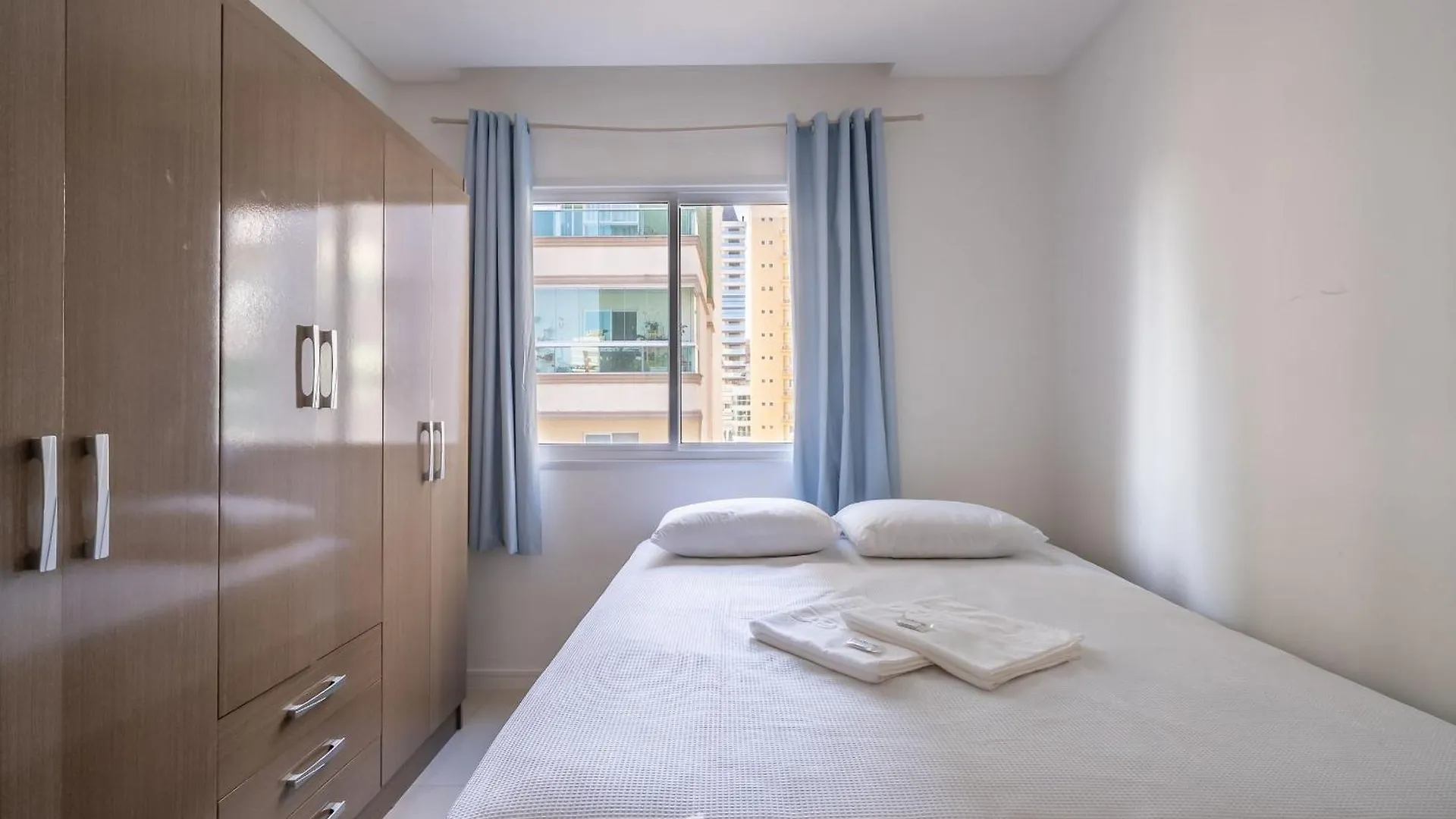 Apartamento Apto 3Q C/ Churrasq. 500M Da Praia Itapema Esm602